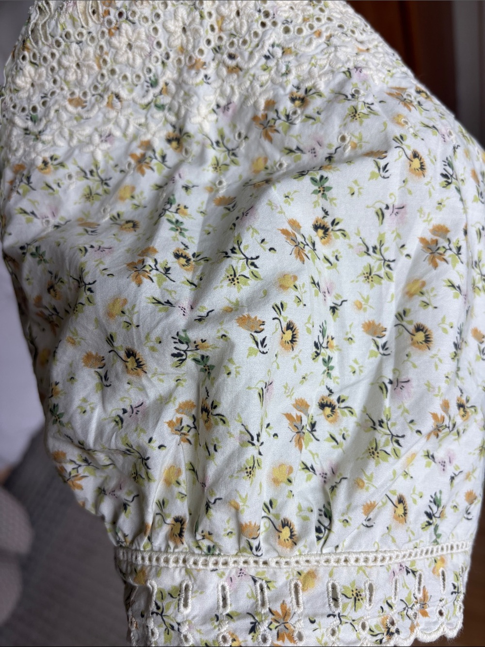 Doen Cream Floral Eyelet Lace Camisole - Picture 4 of 9